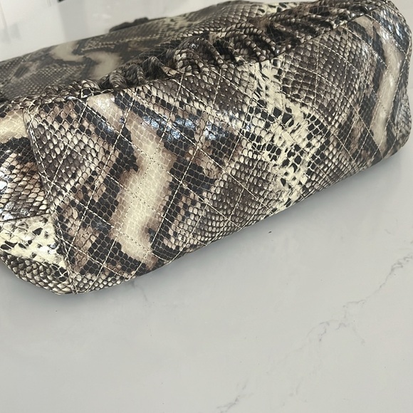 JESSICA Simpson Python Snakeskin Faux Leather Tote - Picture 11 of 12